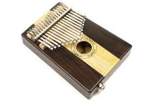 Изображение Eard MF-1 EQ - Калимба со звукоснимателем, 17 язычков